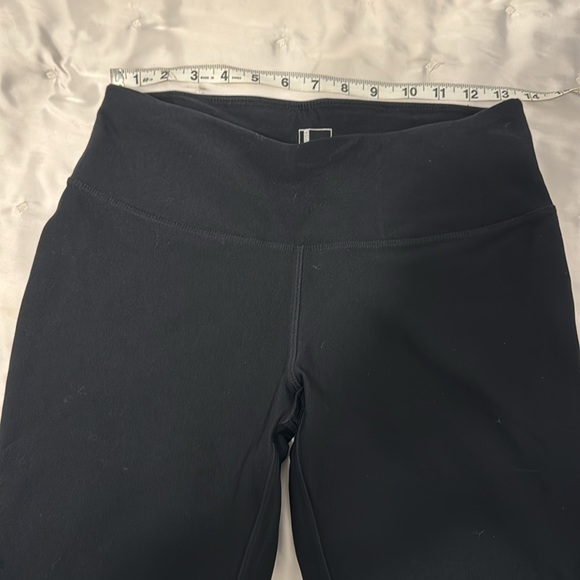 Mondetta, Black Workout leggings, capri open knee caps, interior waist pocket, M - Picture 4 of 6